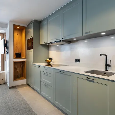 Aparthotel Zirbenhof 3*