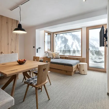 מלון דירות Zirbenhof 4*