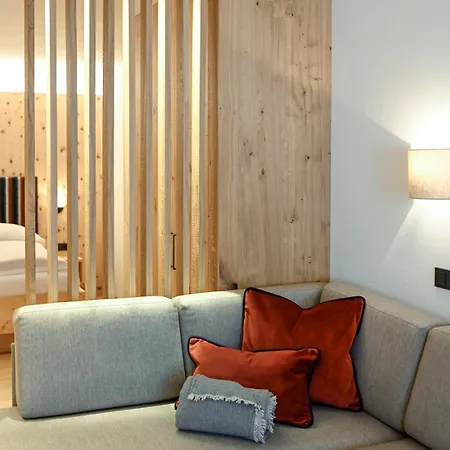 Zirbenhof מלון דירות